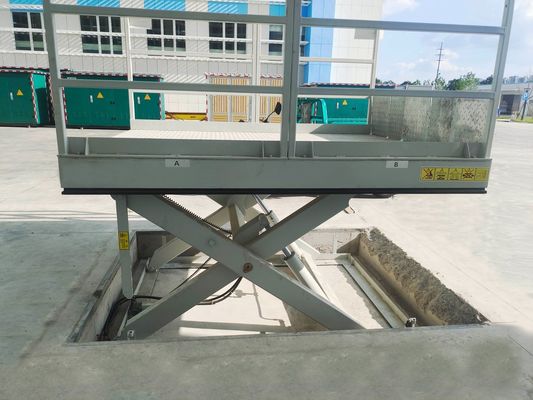 Anpassung M3-025130-D2K Ladestelltisch mit Handgurt und Ladeklappe