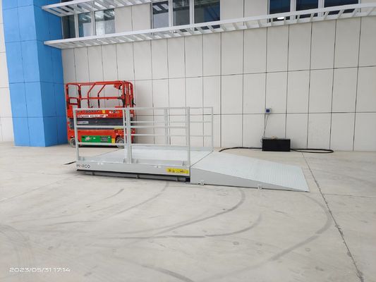 Anpassung M3-025130-D2K Ladestelltisch mit Handgurt und Ladeklappe